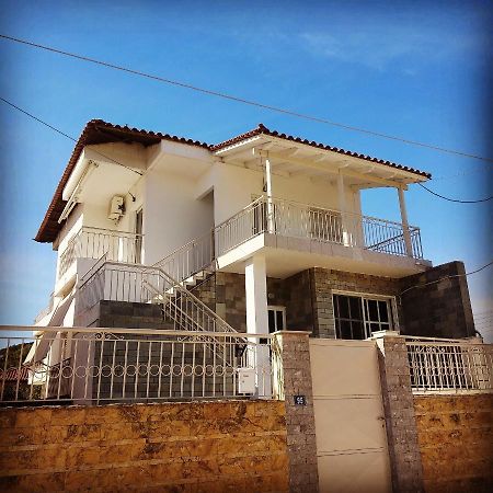 La Vita Apartments-Near Airport & Sea 아르테미다 외부 사진
