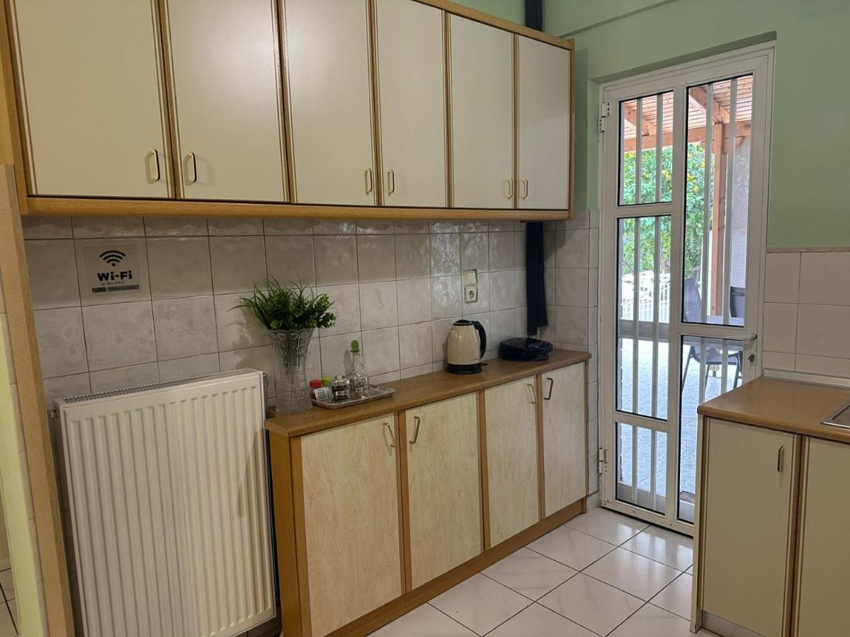 La Vita Apartments-Near Airport & Sea 아르테미다 외부 사진