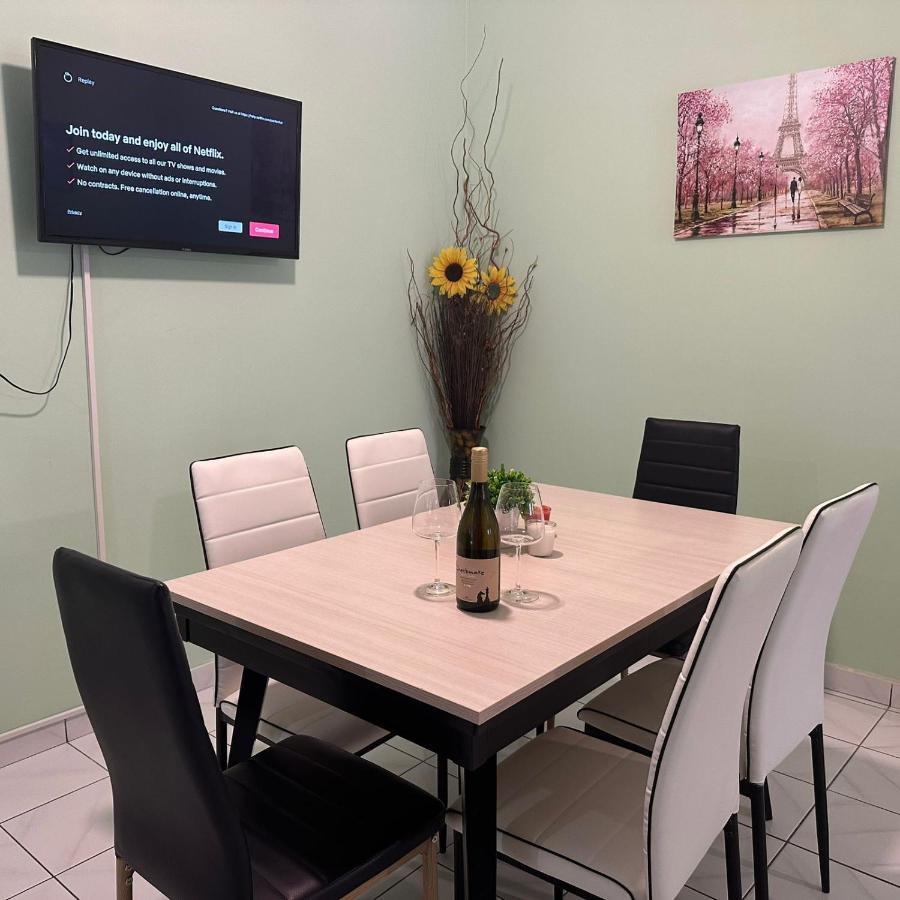 La Vita Apartments-Near Airport & Sea 아르테미다 외부 사진