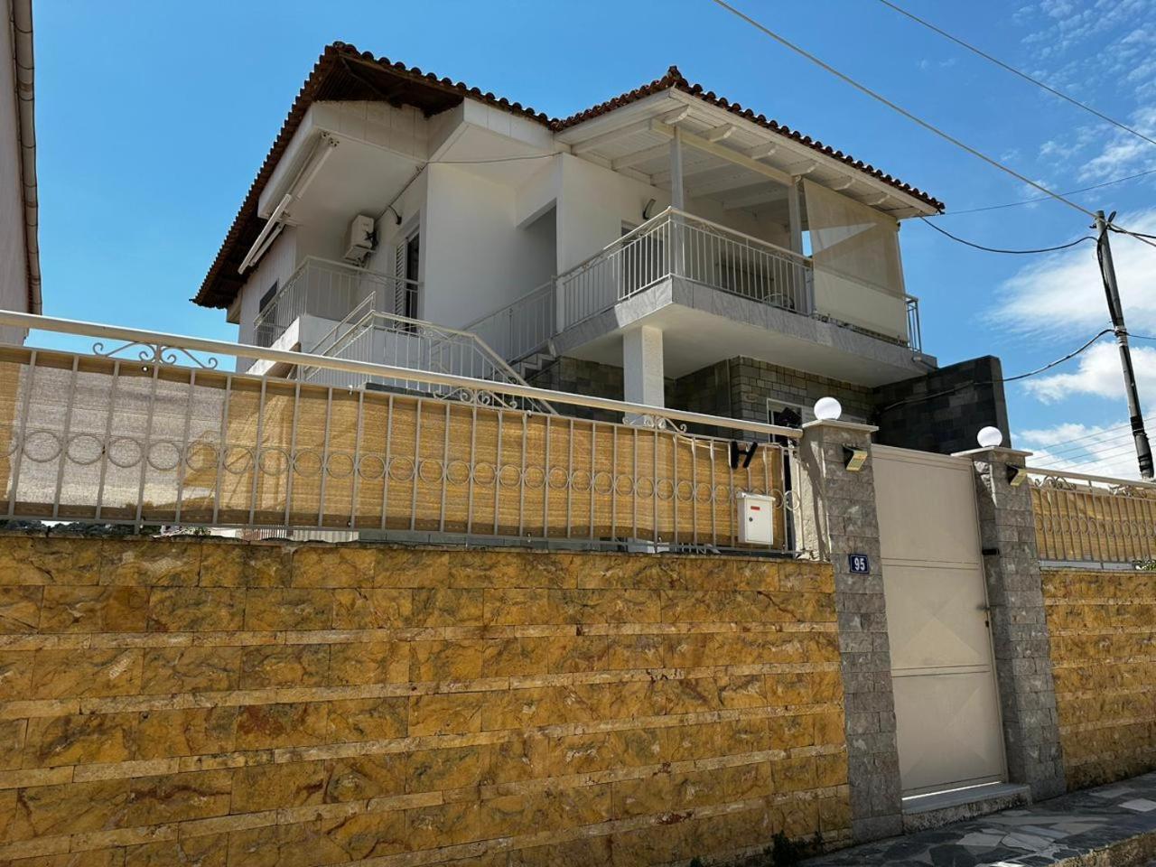La Vita Apartments-Near Airport & Sea 아르테미다 객실 사진